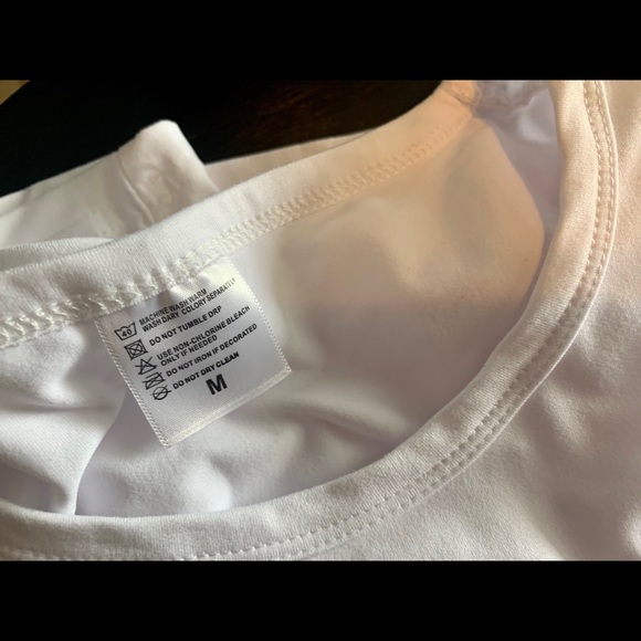 White Vintage Inspired Vogue Graphic T-Shirt NWT - Picture 4 of 9